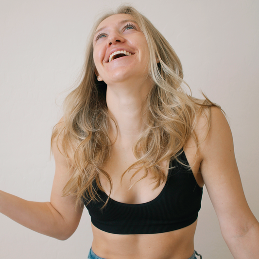 Black Seamless Ribbed Cross Back Bralette